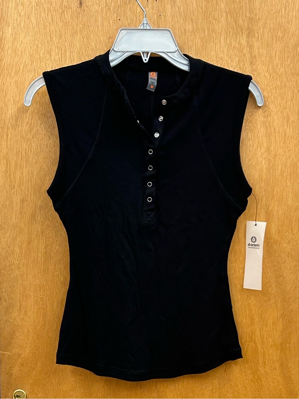 New Mono B Black Sleeveless Henley Tank Top in Size Medium